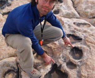 ¿Icnitas de dinosaurios o marmitas gigantes?