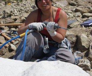 Penélope Cruzado, investigando los dinosaurios de la Patagonia