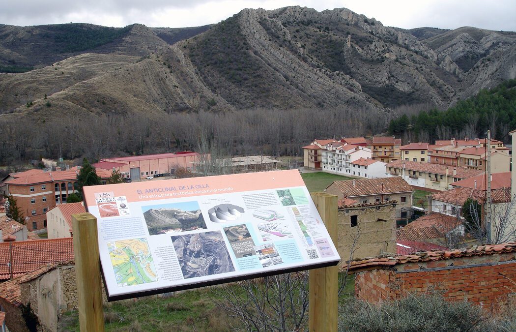 El Parque Geológico de Aliaga inaugura nuevas y modernas señalizaciones